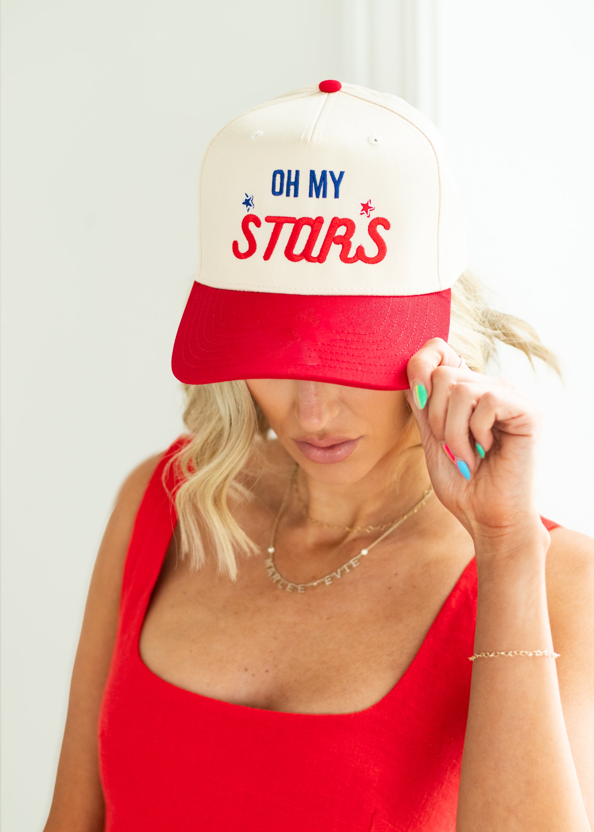 woman wearing hat