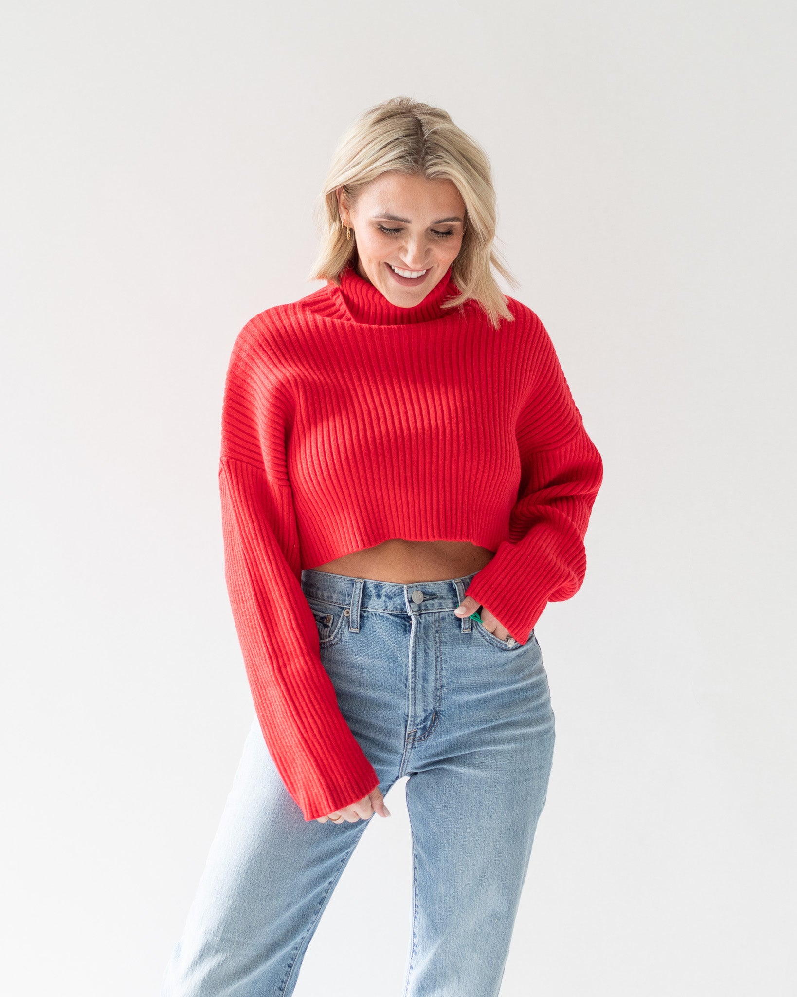 Cropped Turtleneck Sweater - Red